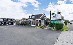 Cottage Mews Motel